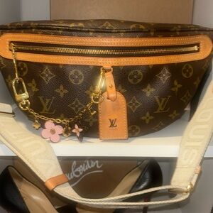AUTHENTIC HIGH RISE LOUIS VUTTON BAG